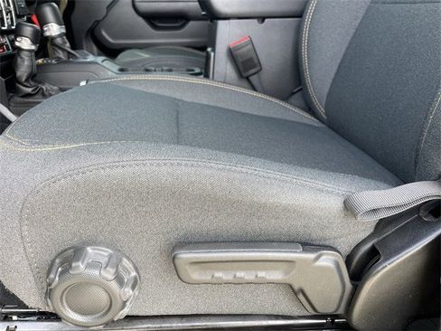 Used 2025 Jeep Wrangler Willys image 27