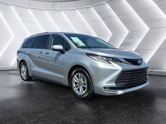 Used 2022 Toyota Sienna Limited FWD video 1