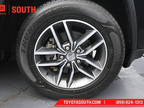 Used 2018 Jeep Grand Cherokee Limited AWD/4WD image 31