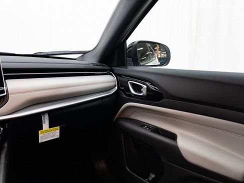 New 2026 Jeep Compass Limited image 10