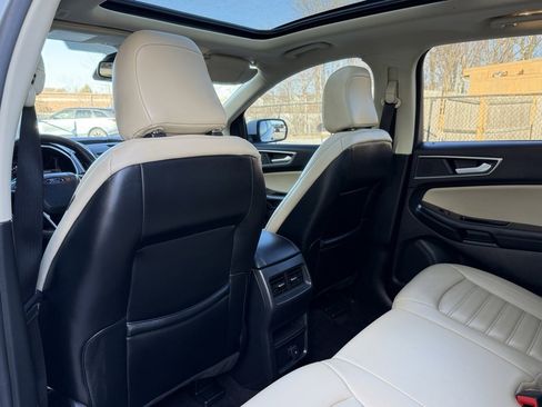 Used 2020 Ford Edge SEL w/ Cold Weather Package image 19