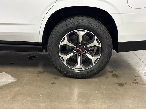 New 2026 GMC Yukon AT4 Ultimate AWD/4WD image 13
