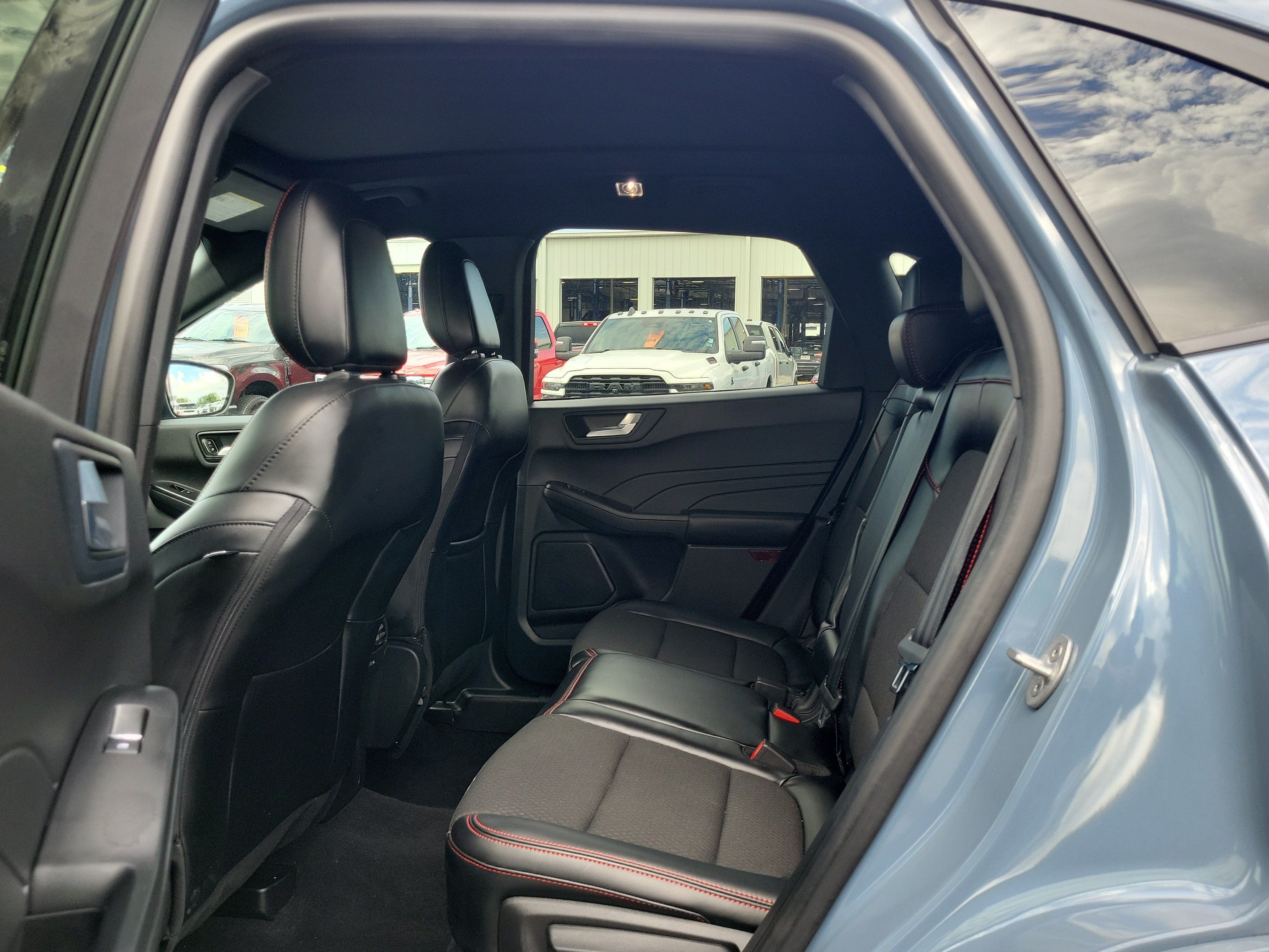 Certified 2023 Ford Escape ST-Line w/ Tech Pack #1 FWD image 11