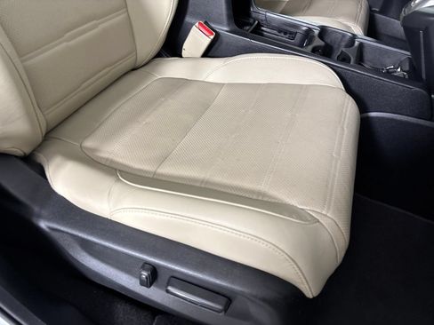 Used 2019 Honda CR-V Touring image 31