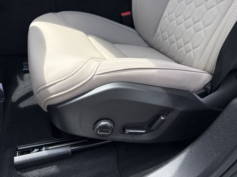 New 2026 Volvo XC60 B5 Plus w/ Protection Package Premier AWD/4WD image 11