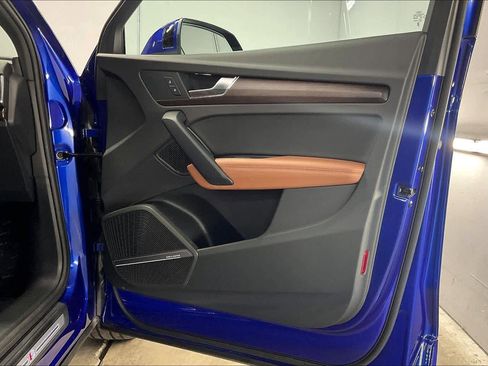 Used 2023 Audi Q5 e Premium Plus w/ Premium Plus Package image 25