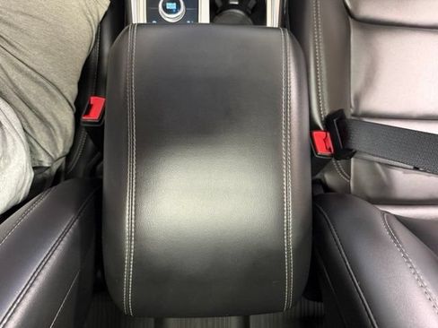 Used 2022 Ford Explorer XLT w/ Equipment Group 202A AWD/4WD image 45