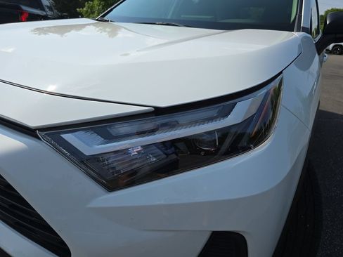Certified 2025 Toyota RAV4 LE AWD/4WD image 34