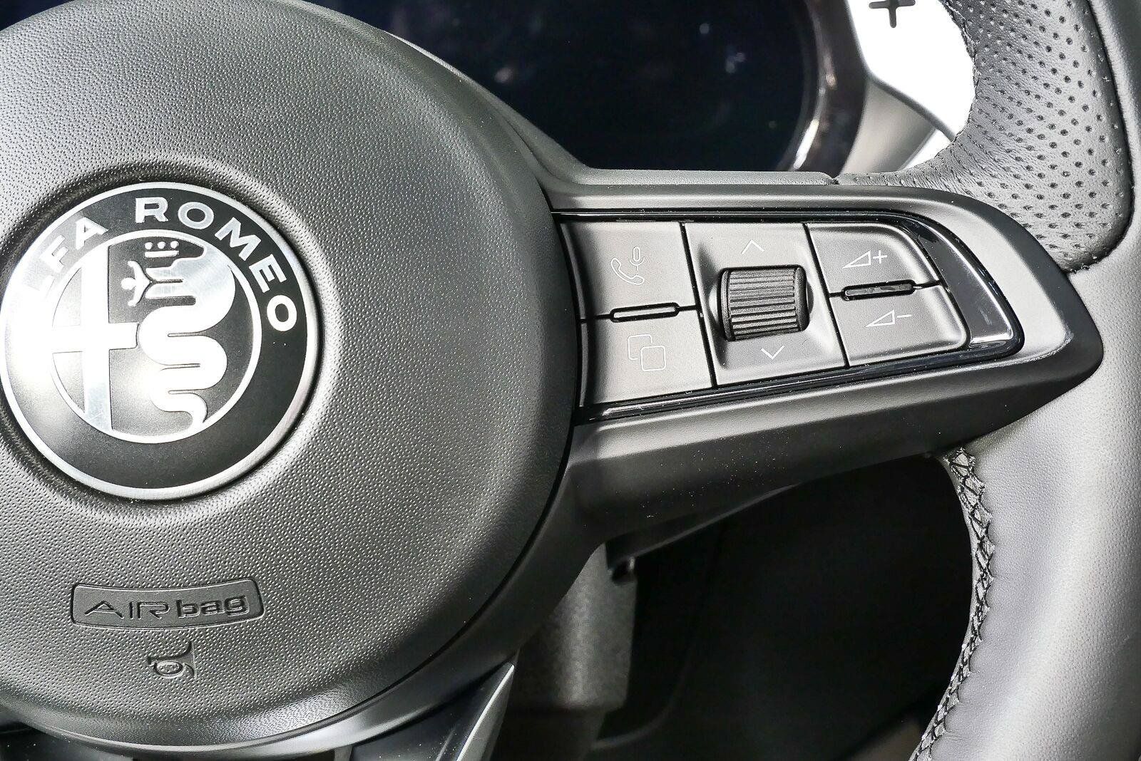 New 2026 Alfa Romeo Stelvio Sprint AWD/4WD image 13