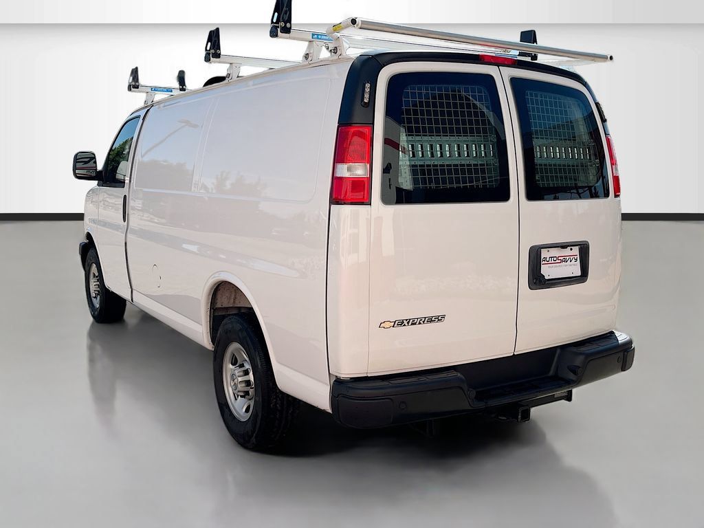 Used 2025 Chevrolet Express 2500 w/ Driver Convenience Package RWD image 5