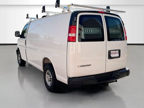 Used 2025 Chevrolet Express 2500 w/ Driver Convenience Package RWD image 5