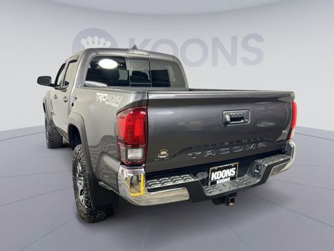 Used 2019 Toyota Tacoma TRD Off-Road image 4