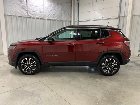 Used 2022 Jeep Compass Limited AWD/4WD image 4