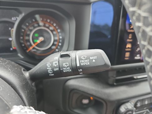 Used 2025 Jeep Wrangler Unlimited Sport AWD/4WD image 23