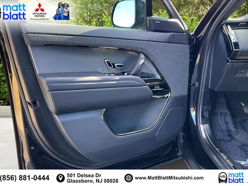 Used 2025 Land Rover Range Rover Sport SE image 25