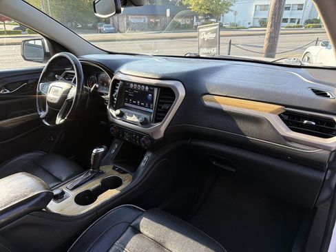 Used 2017 GMC Acadia Denali w/ Technology Package AWD/4WD image 18