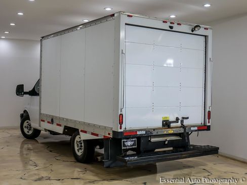 Used 2023 GMC Savana 3500 w/ Power Convenience Package RWD image 7
