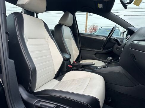 Used 2017 Volkswagen Jetta Sport w/ Jetta Sport Lighting Package image 27