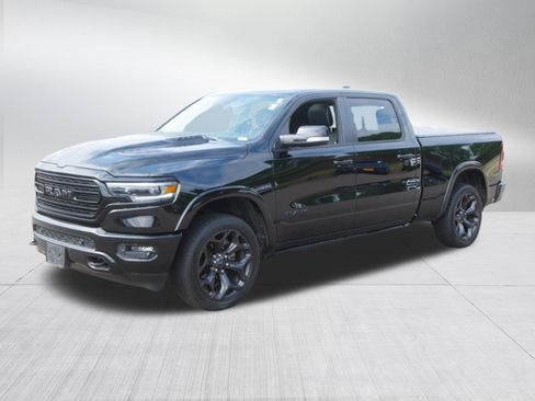 Used 2020 RAM 1500 Limited w/ Black Appearance Package AWD/4WD image 3