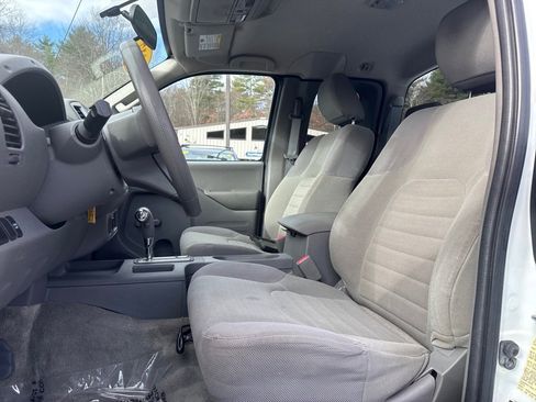 Used 2017 Nissan Frontier S image 8