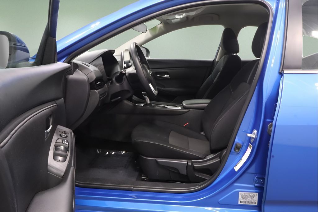 Used 2023 Nissan Sentra SV FWD image 11