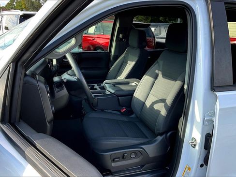 Used 2022 Chevrolet Silverado 1500 Custom image 17