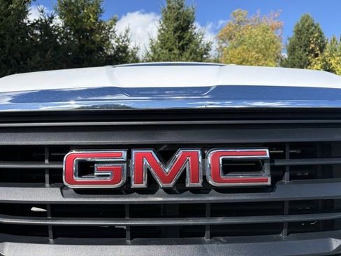 Certified 2022 GMC Terrain SLE w/ Driver Convenience Package image 12