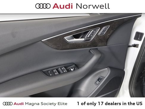 Used 2022 Audi Q7 3.0T Premium Plus w/ Premium Plus Package AWD/4WD image 22