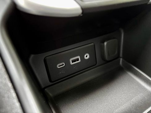 Used 2023 GMC Terrain SLE w/ Driver Convenience Package image 26