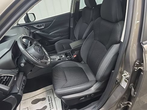 Used 2021 Subaru Forester Premium AWD/4WD image 30