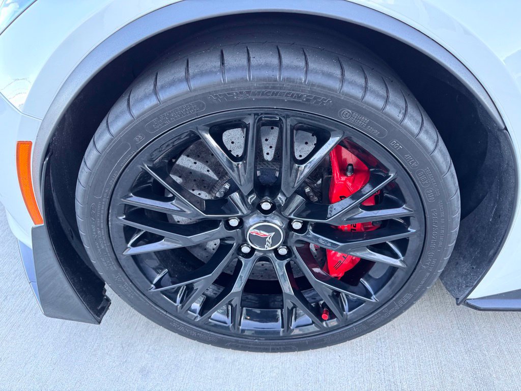 Used 2017 Chevrolet Corvette Z06 RWD image 9