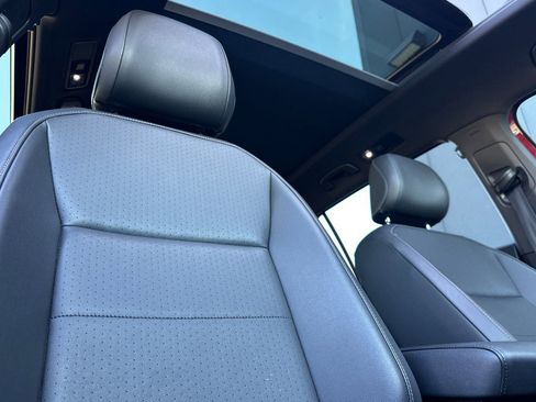 Used 2019 Volkswagen Tiguan SEL R-Line image 21