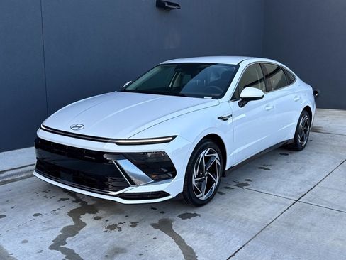 New 2026 Hyundai Sonata SEL image 1