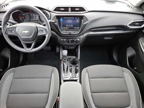 Used 2022 Chevrolet TrailBlazer LT w/ Convenience Package image 11