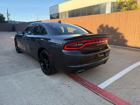 Used 2017 Dodge Charger R/T w/ Blacktop Package image 4
