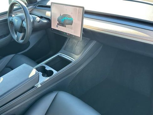 Used 2024 Tesla Model Y Long Range image 8