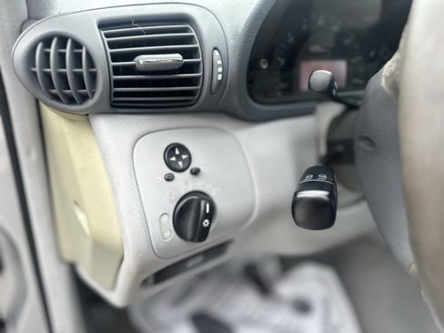 Used 2002 Mercedes-Benz C 320 Sedan image 12