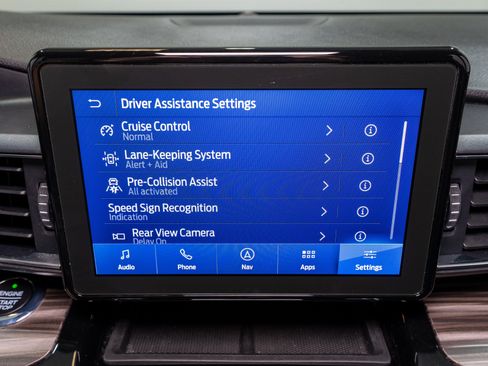 Used 2021 Ford Explorer Limited w/ Equipment Group 301A RWD image 21