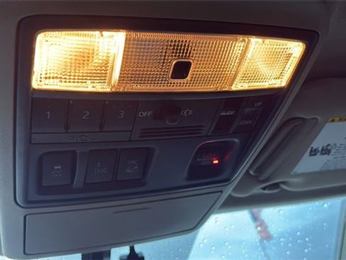 Used 2018 Toyota 4Runner Limited image 16