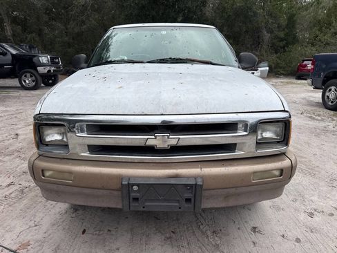 Used 1995 Chevrolet S10 Pickup 2WD Regular Cab image 2