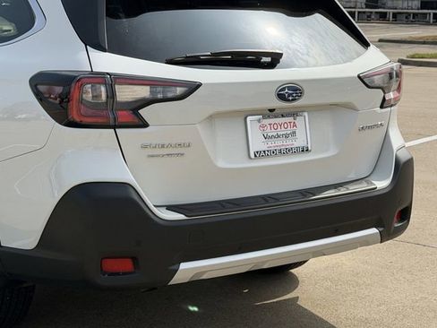 Used 2025 Subaru Outback Limited image 6