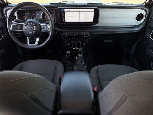 Used 2024 Jeep Wrangler Unlimited Sahara AWD/4WD image 11