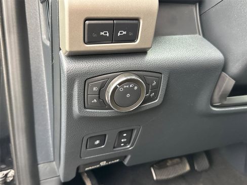 Certified 2022 Ford F350 Lariat w/ Tremor Off-Road Package AWD/4WD image 27