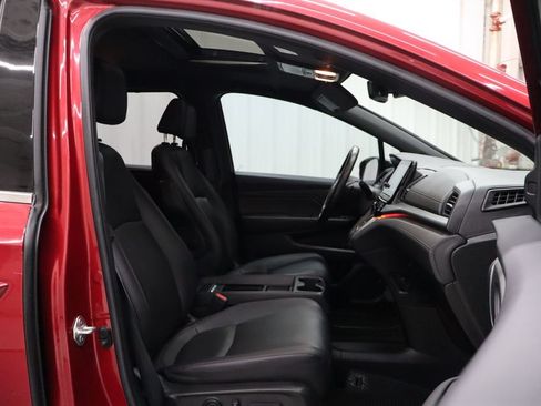 Used 2023 Honda Odyssey Sport image 32