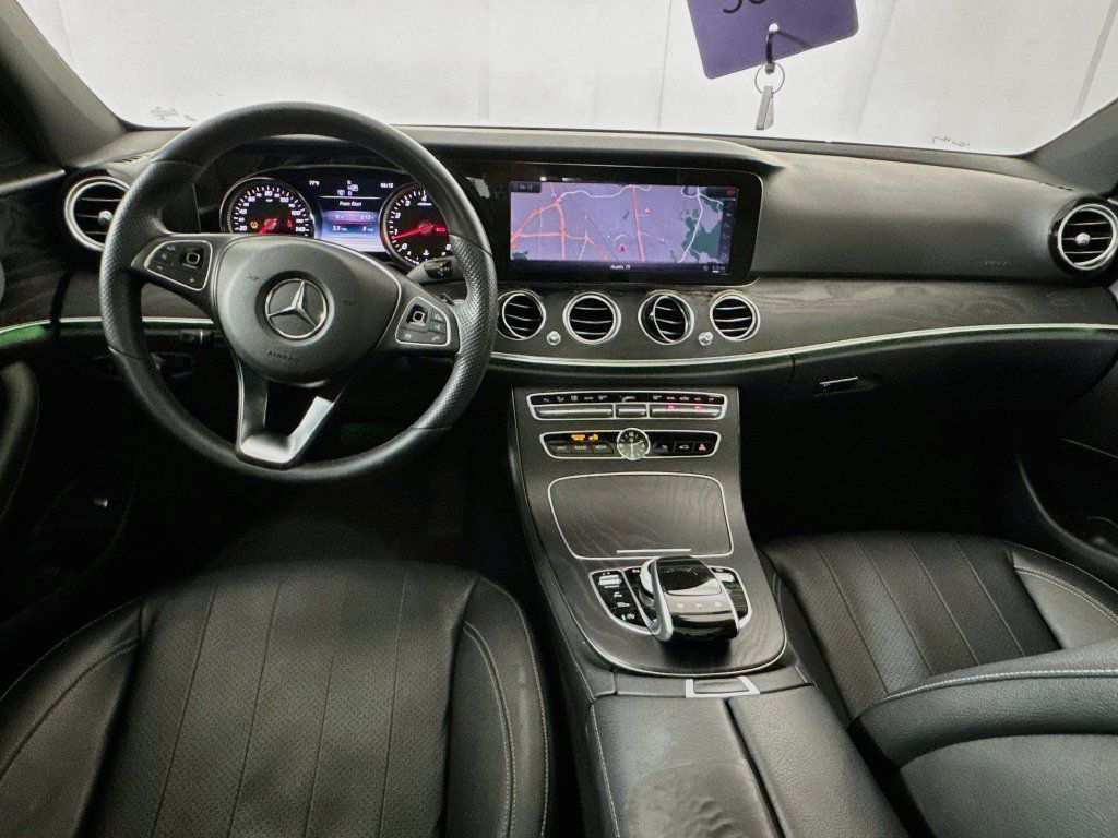 Used 2018 Mercedes-Benz E 300 image 26