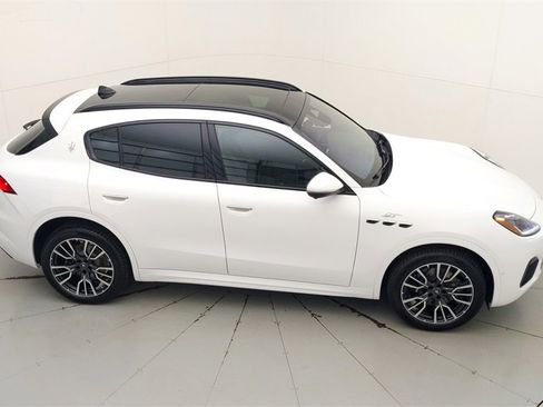 Used 2024 Maserati Grecale GT image 30
