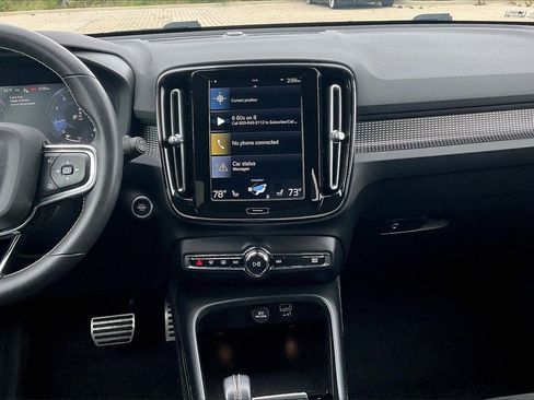 Used 2021 Volvo XC40 T5 R-Design w/ Climate Package image 6