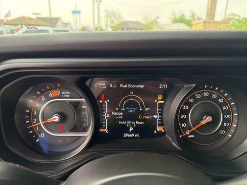 Used 2024 Jeep Wrangler Unlimited Rubicon w/ XTREMEE 35" Tire Package image 12