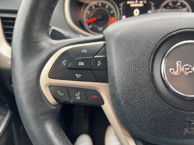 Used 2015 Jeep Cherokee Latitude w/ Cold Weather Group AWD/4WD image 30