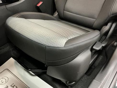 New 2026 Chevrolet Trax LT w/ LT Convenience Package FWD image 19